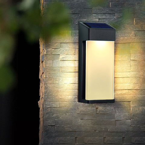 Kinkiet solarny, metalowy kinkiet, czarna lampa solarna z regulacją światła